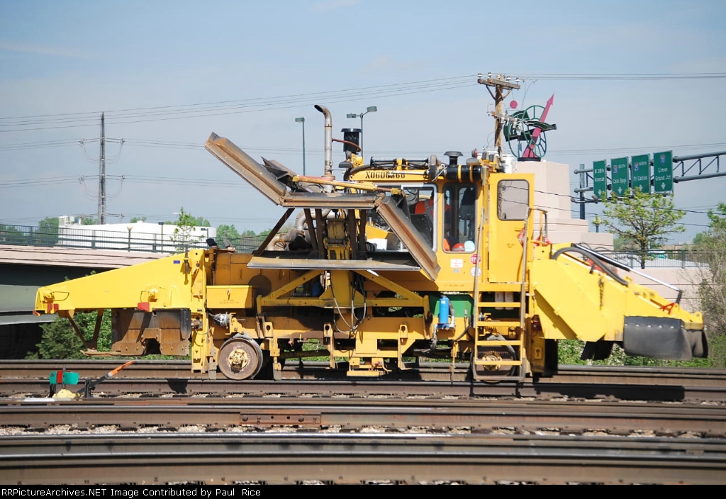 bnsf-track-maintenance-equipment